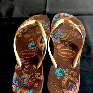 Havianas flip flops